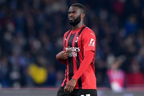 تقرير: أستون فيلا يرغب في حسم صفقة توموري من ميلان قبل غلق الانتقالات